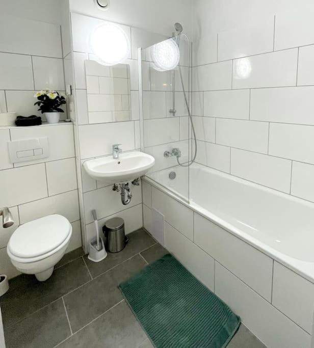 Grosse 3-Zimmer Wohnung, Zentrale Lage. Muelheim an der Ruhr Exterior photo