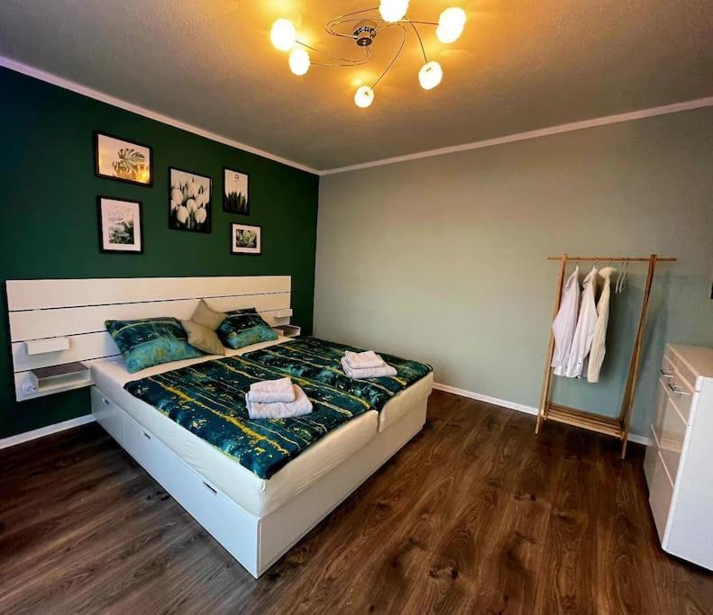 Grosse 3-Zimmer Wohnung, Zentrale Lage. Muelheim an der Ruhr Exterior photo