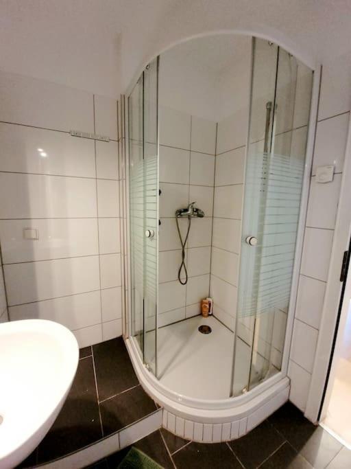 Grosse 3-Zimmer Wohnung, Zentrale Lage. Muelheim an der Ruhr Exterior photo